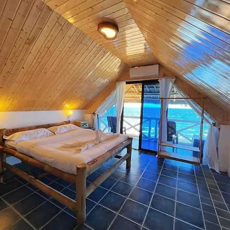 Aojing Diving Resort澳鲸潜水温泉店 Dauin Exterior photo