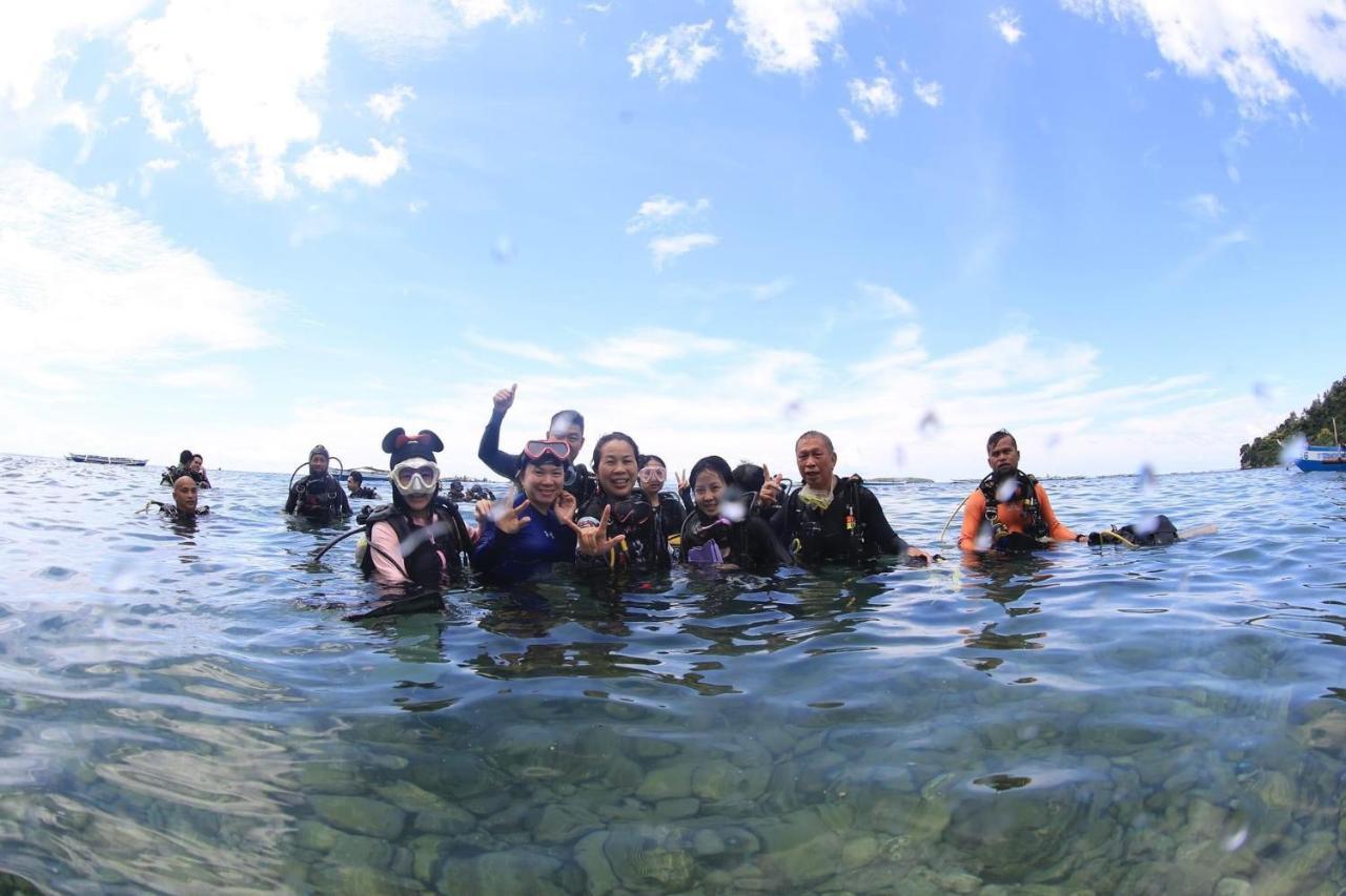Aojing Diving Resort澳鲸潜水温泉店 Homestay Dauin