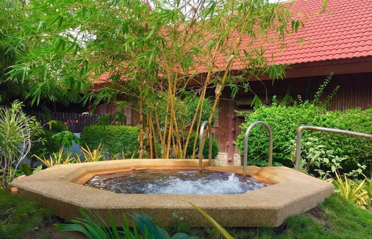 Aojing Diving Resort澳鲸潜水温泉店 Homestay